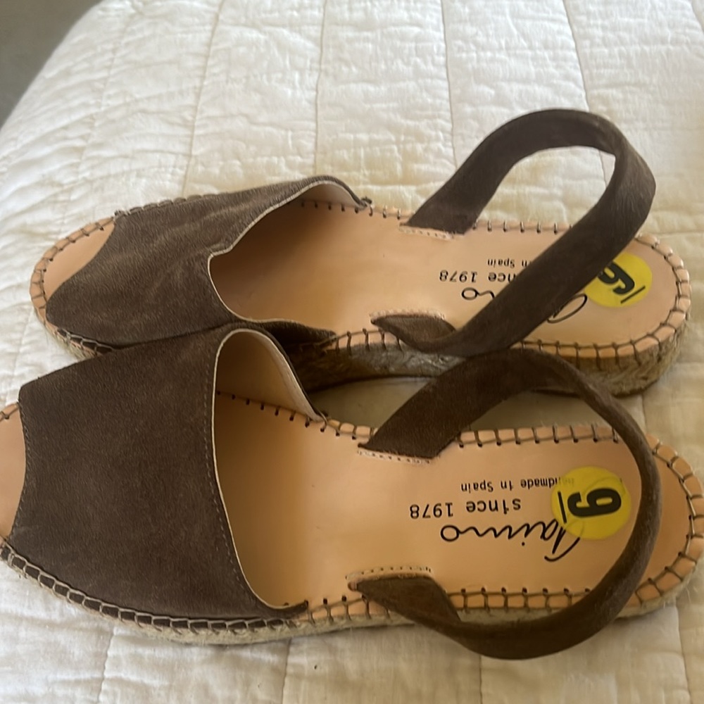 Sandals - Picture 2 of 2